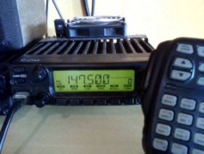 TROCO  RADIO  JAPONES NAO E PARAGUAI  IC-2200H