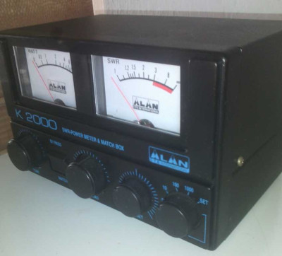 Troco por algo de meu interesse. Acoplador de antenas Alan K2000 para 1000wts