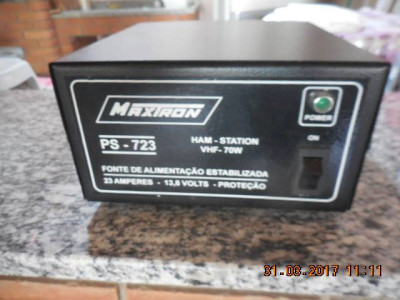 VENDO OU TROCO FONTE MAXTRON VHF 23A.